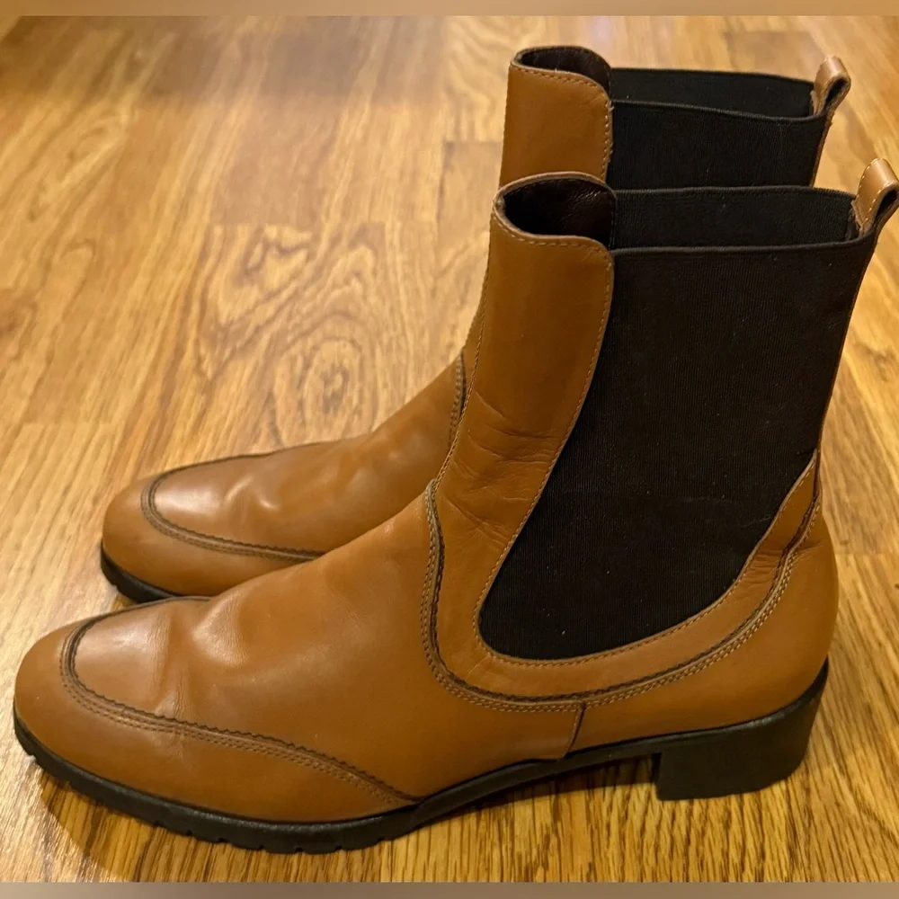 Salvatore Ferragamo Women’s Tan Leather Chelsea Ankle Boots Rubber Soles Size 7 - Picture 6 of 15